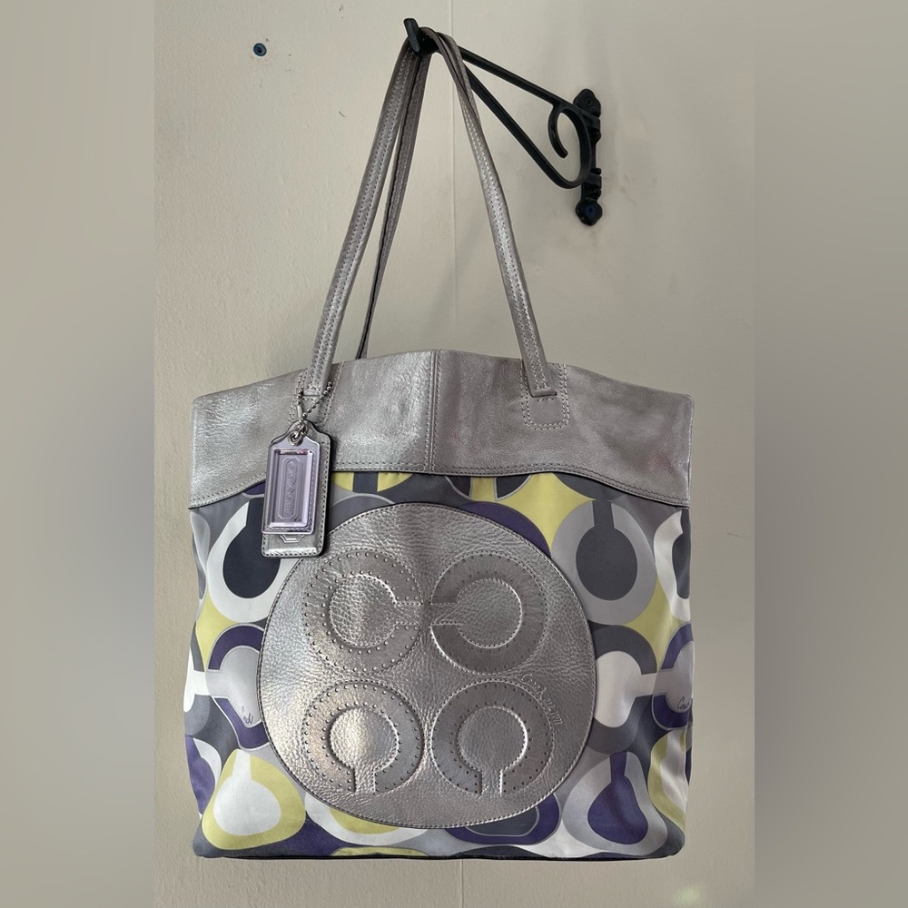 COACH 14970 Julia Op Art Signature Lilac Silver Leather Shoulder Tote Bag